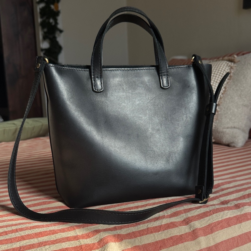 Portland Leather Sleek Black Bag - Picture 7 of 8